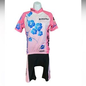Giant Pink and Blue Cycling Jersey and Shorts Set Women’s Size Large